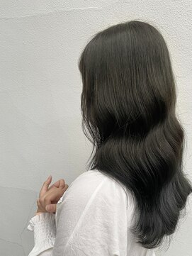 ネイヴィル(navile) ◎赤みのない透け感グレージュ