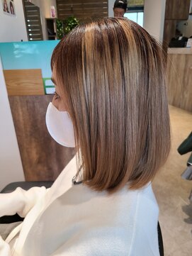 ラクヘアー 上福岡店 髪質改善ハリウッドTRミルクティーベージュハイライト大人ボブ