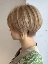 ストレータ バイ マリオ(Strata by mario)&nbsp;Ｗカラーブロンドベージュ×丸みハンサムショートストレートver.