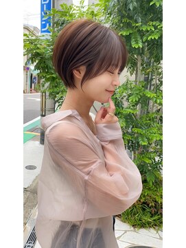 ロンド クラン 岡崎(Lond Clan) 10代20代丸み低め前下がり束感簡単スタイリングショートボブ
