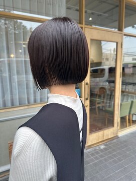 ベルタバイメルク(belta by merc.) ぷつっとボブ　切りっぱなしボブ　黒髪　フェザーバング