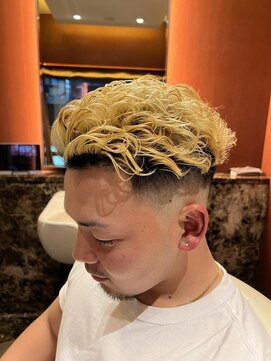 アールドボーテ 理容室(R de Beaute) 銀座　金髪フェード　〈理容室〉