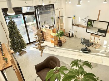 ベンチ(Bench)の写真/確かな技術×豊富な知識で、大人女性から絶大な人気♪スタイルはもちろんグレイカラー/ヘアケアまでお任せ!