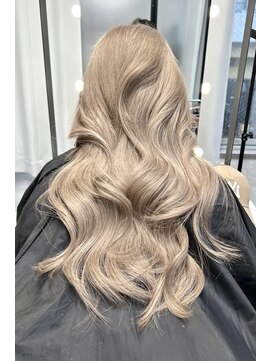 スライバイリアオオサカ(Sly By Ria OSAKA) ミルクティーベージュ/ケアブリーチ【梅田】【大阪】