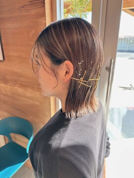 美容室 ビ フェスカ(B FESCA) ボブでも出来る外ハネヘアセット/金箔/金ピン