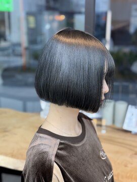 ビューブルー 亀戸錦糸町(VIEW BLUE) 美髪シアーカラーピンクブラウンショートカット切りっぱなしボブ