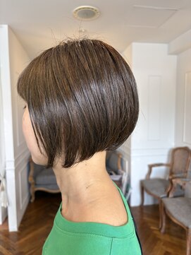 トリコ(trico) ボブ　ベージュカラー　ショートボブ