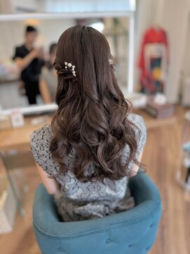 メゾンドミニョン(Maison de Mignon) ねじりハーフツイン