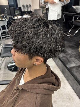 コードバイケンジ 戸塚(CODE by KENJE) ツイストスパイラルで作る圧倒的束感＆無造作スタイル