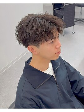 ブライト(BRIGHT) シャドウパーマセンターパート