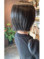 カプロ キャトル(Capullo de Quatre)&nbsp;ツヤ感ダークグレージュボブ