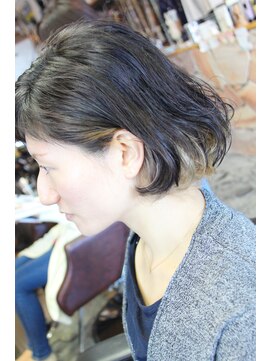 オーバーキャプテンネイキッド(OVER CAPTAIN NAKED) 耳かけ2トーンお洒落エッジボブ×Airwave