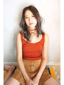 リア(li'a) ベージュセミロング