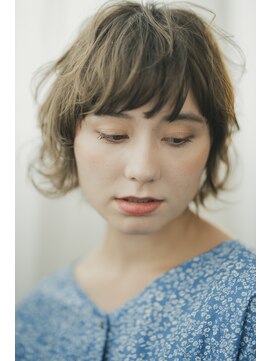 ナルム(naluM) 外ハネレイヤーボブショート