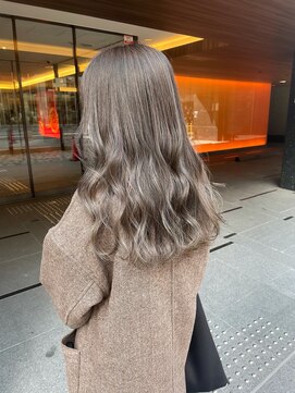 レブ 四条烏丸(Reb,) 透明感グレージュ