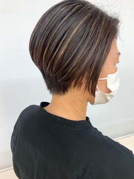 クオリス 上福岡店(QUALIS) ショートカット/ハイライトカラー/前下がりショート/40代50代