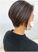 ショートカット/ハイライトカラー/前下がりショート/40代50代