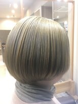ヘアサロンアンドヘアメイクディー(hair salon hair make D)&nbsp;仙台D 潤ツヤストレート・明るい白髪染め丸みショートボブstyle