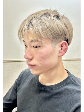 ヨシザワインク プレミアム 築地店(YOSHIZAWA Inc. PREMIUM) センターパート/カジュアル/ツーブロ/ブリーチ/20代/学生