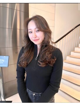 クラメールパリ 福岡(Kraemer Paris) くびレイヤーエモージュデザインカラーシルキーベージュミディ