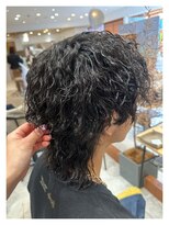 シーバイリリア(siie by LILIA)&nbsp;ウルフ×縦落ちパーマ