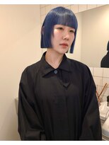 チーカ(chica)&nbsp;外ハネボブ/レイヤーカット/ワイドバング/ブルーカラー