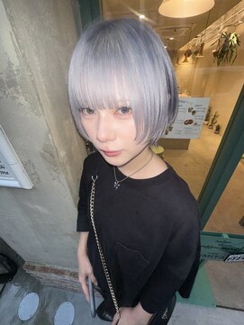 エルミタージュ(HERMITAGE) ホワイトシルバー ブリーチ2回