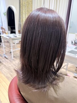 アンシークレット(Un Secret) うるツヤブラウン×外ハネミディレイヤー