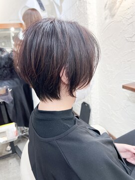 シロ(Shiro) 大人ショートボブ 【大人ショート/髪質改善/吉祥寺/縮毛矯正】