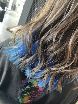 ヘアーメイク アン hair make ANN ブルーインナーカラー