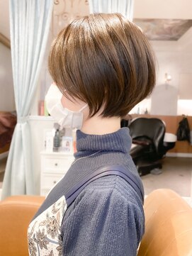 ロンドジェネルーズ 柏(Lond generous) 【斉藤航人】丸みが大人かわいいアッシュベージュのショートボブ