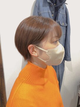 マグヘアー(Mg hair) 襟詰ショートボブ