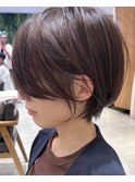 マッシュショートボブ/フェザーバング/カーキグレージュ