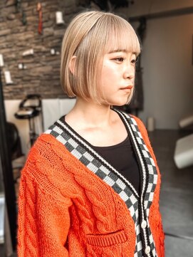 ヴヴ(Bub) mini bob/ハイトーン　丸みボブ　ブリーチカラー