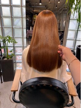 リリアン 青山(relian)の写真/【超自然な仕上がりに！】縮毛矯正の人気サロンrelianが提案する『髪に優しい縮毛矯正』に予約殺到中！