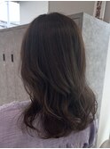 オリーブベージュ