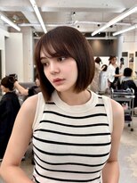 ヒュー 広島(HEW)&nbsp;ぷつっとボブ前髪あり大人かわいいグレージュヘア20代30代