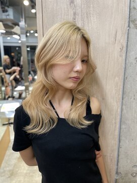 サンク 原宿 表参道(cinq) 原宿透明感カラー顔周りレイヤーワイドバングミルクティーピンク