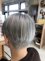 メルサ(Merusa)&nbsp;ホワイトシルバーカラーショート