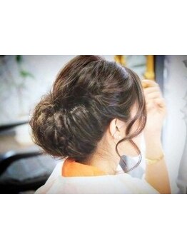 【ヘアセット\4840～】ドレススタイルは勿論、和装に合わせたデザインもお任せ◎巻き髪も対応可☆