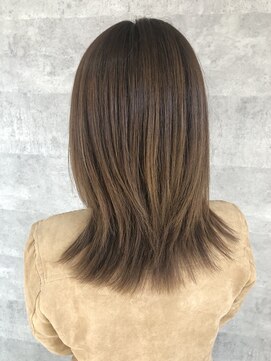 ロウエン 春日(LOWEN) 大人のキレイめミディアム。