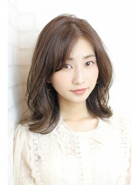 アヴァン(avant) 〈avant〉外ハネミディ