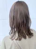 ロニーヘアーアンドネイル(Ronnie) アッシュベージュミディアムヘア