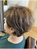 髪のくせを生かす!ハイカラーショート