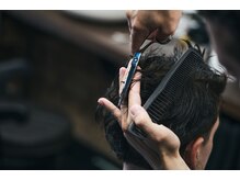 カットやパーマなどの施術