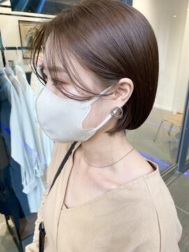 ミョンシル ぱつっとボブ