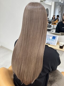 イト(ito.) ミルキーベージュロング_前髪パーマ_グレーベージュ