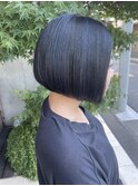ブルーがきらっと光る大人ボブ