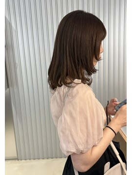 ラビリンス(Labyrinth) 顔周りのレイヤーがかわいいセミロングヘア