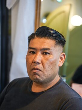 メリケンバーバーショップ コウベ(MERICAN BARBERSHOP KOBE) メンズカットスキンフェードサイドパート